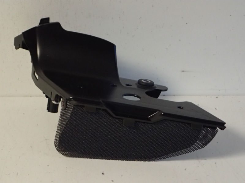 YAMAHA MT10 RIGHT AIR DUCT INFIL PANEL