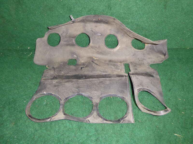 R1 ENGINE HEAT SHIELD 1998 2001