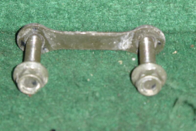 R1 HEADLIGHT MOUNT BRACKET 1998 4XV