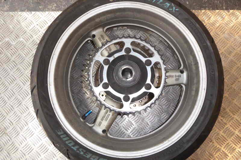 R1 REAR WHEEL AND DISC 1998 2001 4XV 5JJ
