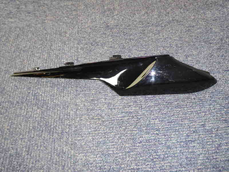 ZX10R RIGHT SEAT PANEL 2011 2015 BLACK GLOSS