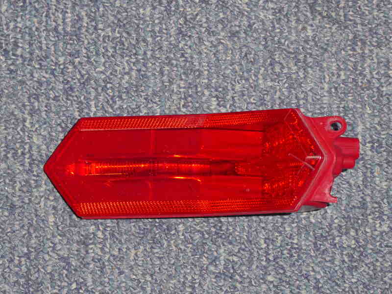 R1 REAR LIGHT 2015 2020 DAMAGED