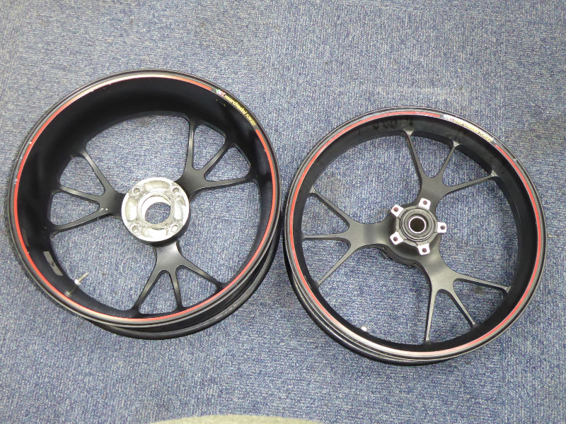 DUCATI PANIGALE V4 WHEELS