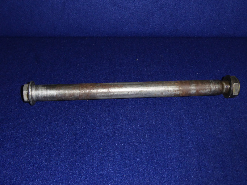 HONDA CBR600RR REAR WHEEL SPINDLE 2003 2004
