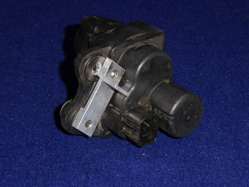 YAMAHA R1 EXHAUST SERVO MOTOR 2004 2008