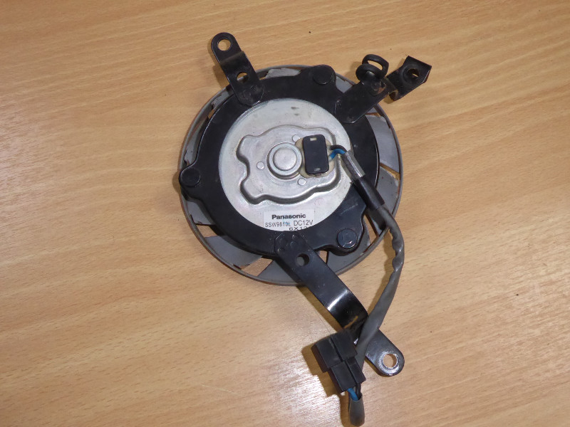 R1 RIGHT RADIATOR FAN 2007 2008