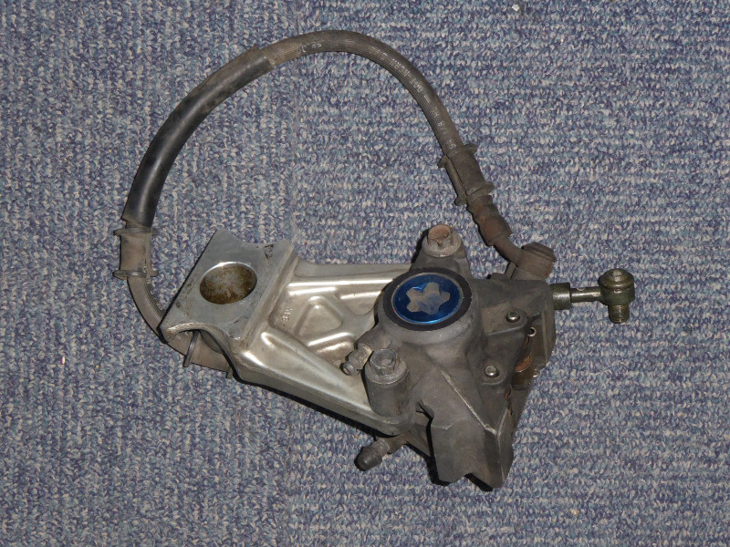 R1 REAR CALIPER 1998 2001